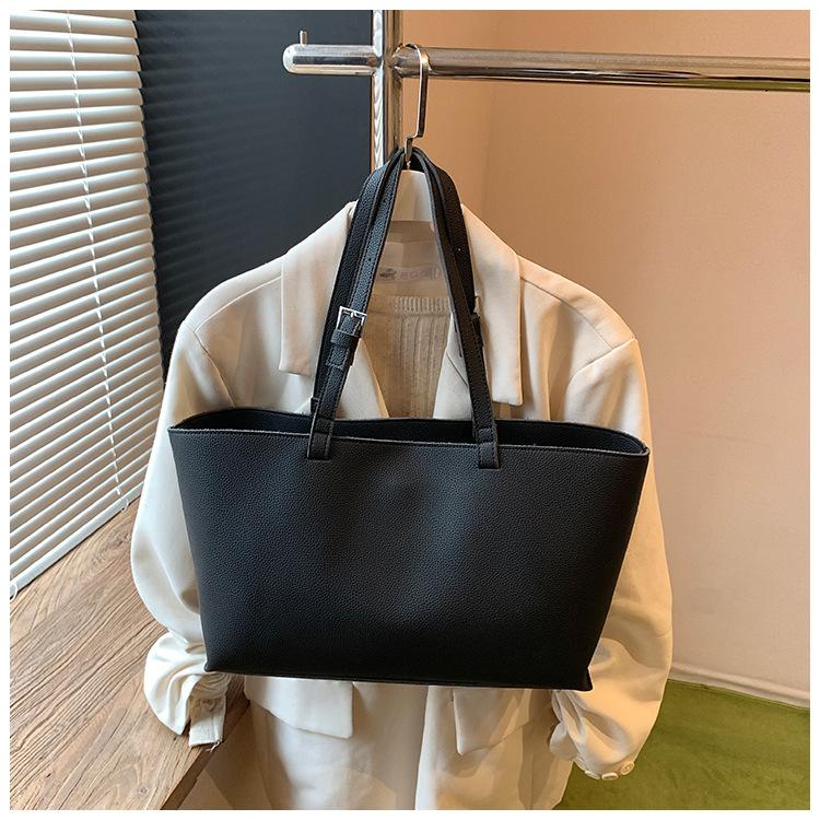 Einfache und vielseitige Tasche Damen große Kapazität neue Sommer Freizeit Schultertasche strukturierte Pendler Tragetasche