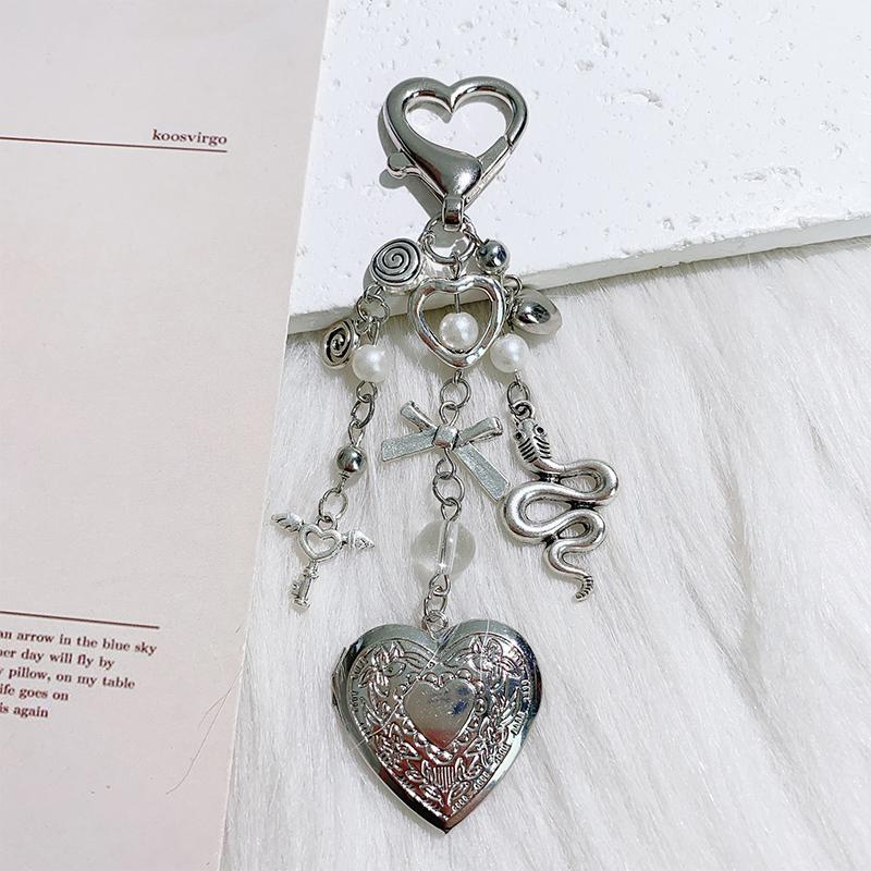Y2K Punk Heart Snake Bow Pendant Keychain Personality Sweet Cool Beaded Keyring  Bag Charms Key Holder Gifts