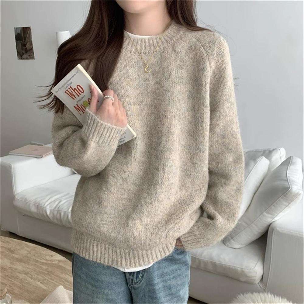 Soft Round Neck Pullover Sweater - Women's Autumn/Winter Loose-Fit, Solid Color Knitted Top with Long Sleeves