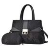 Retro Large Capacity Single Shoulder Bag With Zipper Closure Suitable For Business Commute