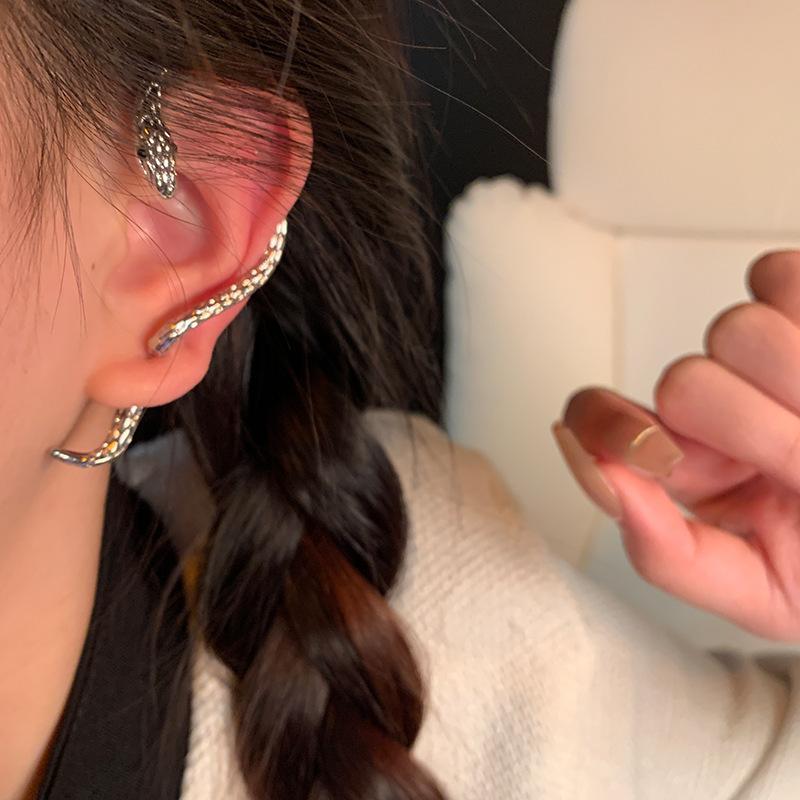 Серьги-гвоздики змеи с обмоткой, женские, ретро, нишевый дизайн, серьги, панк, преувеличенный темперамент, украшения для ушей