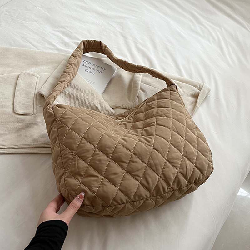 New Casual Commuting Large-capacity Tote Bag Women's Autumn Retro Simple Shoulder Bag Fashion Messenger Bag