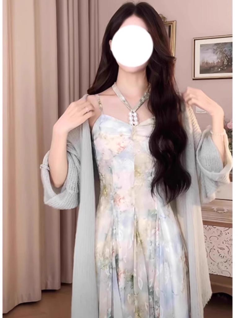 French retro oil painting style temperament neck suspender dress autumn new