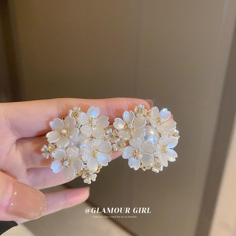 Real Gold Electroplated Silver Needle Freshwater Pearl Flower Earrings High-end Earrings French Light Luxury Elegant Earrings Women