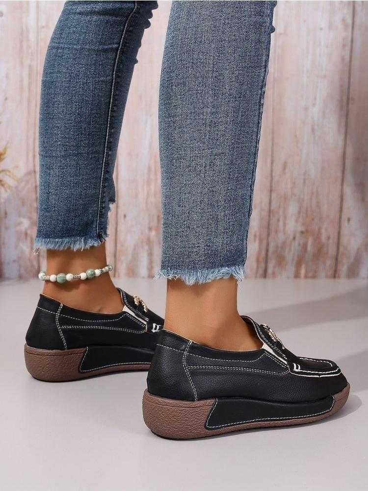 Women's Shoes In Plus Size with Flat Bottomed Round Toe Metal Buckle, One Foot on Women's Shoes