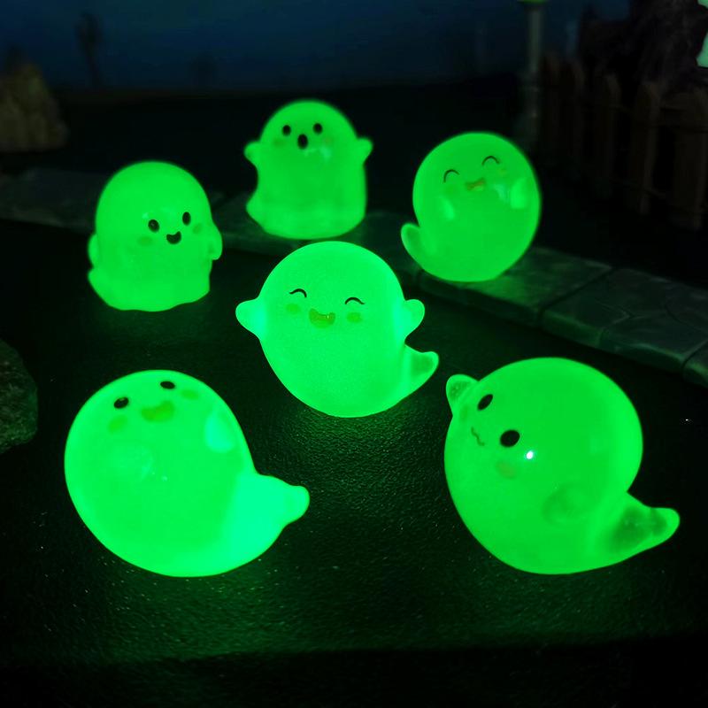 Halloween Cute Ghost Glow-in-light Gardening TrinketA Small Accessory for Car Center Console Decoration