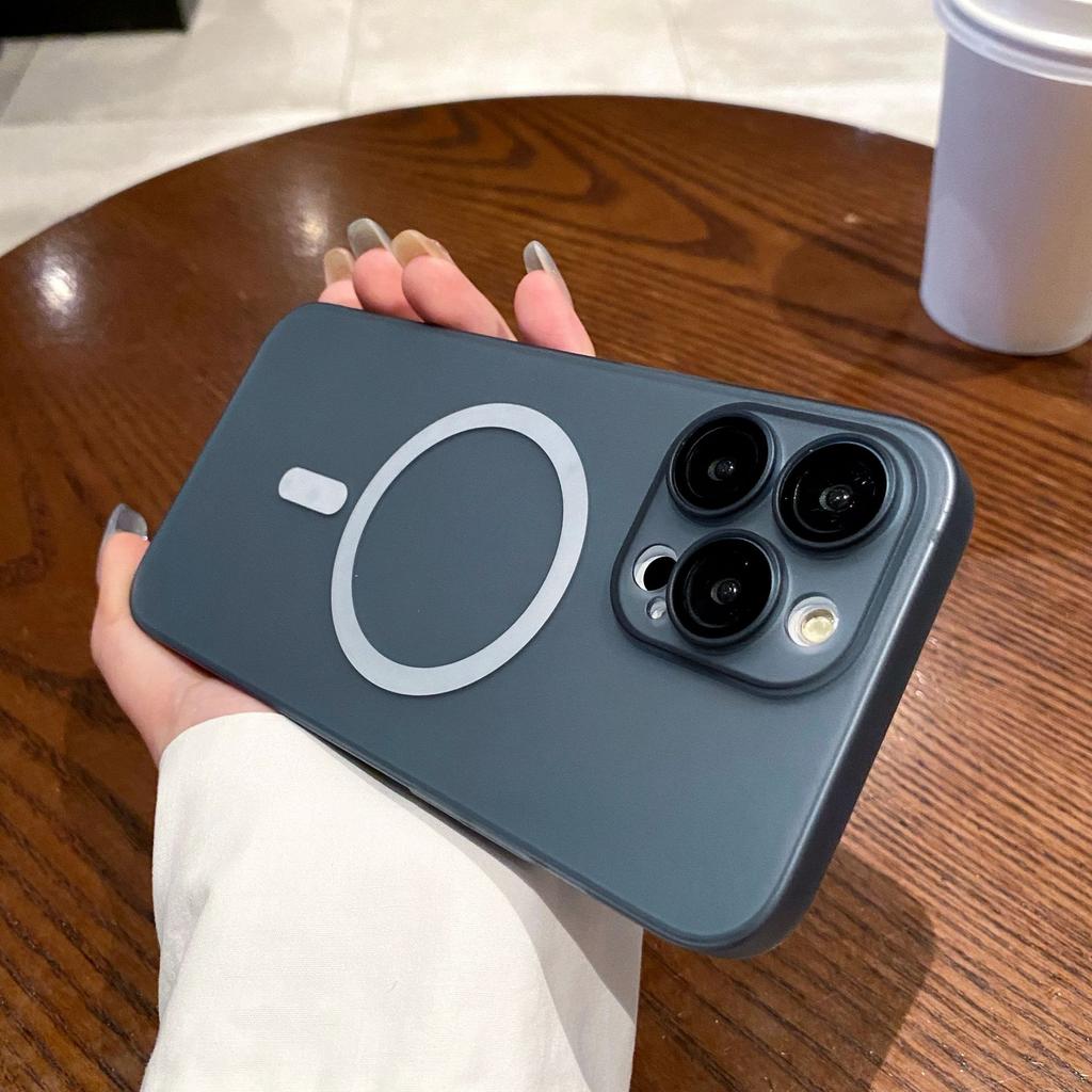 Applicable To Apple 16promax Mobile Phone Case PC Ice Fog Magnetic Absorption IPhone 15Pro Skin Feeling Matte 16e Lens Film