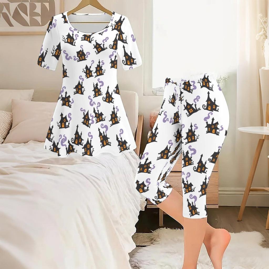 Women Plus Size White Haunted House Printed Round Neck Short Sleeve Top Capri Pants Two Piece Set