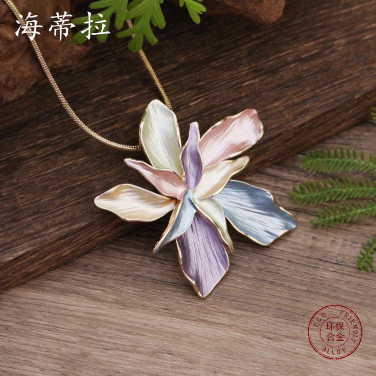 New enamel color double-layer five-petal flower alloy pendant, women's exaggerated personality high-end flower necklace