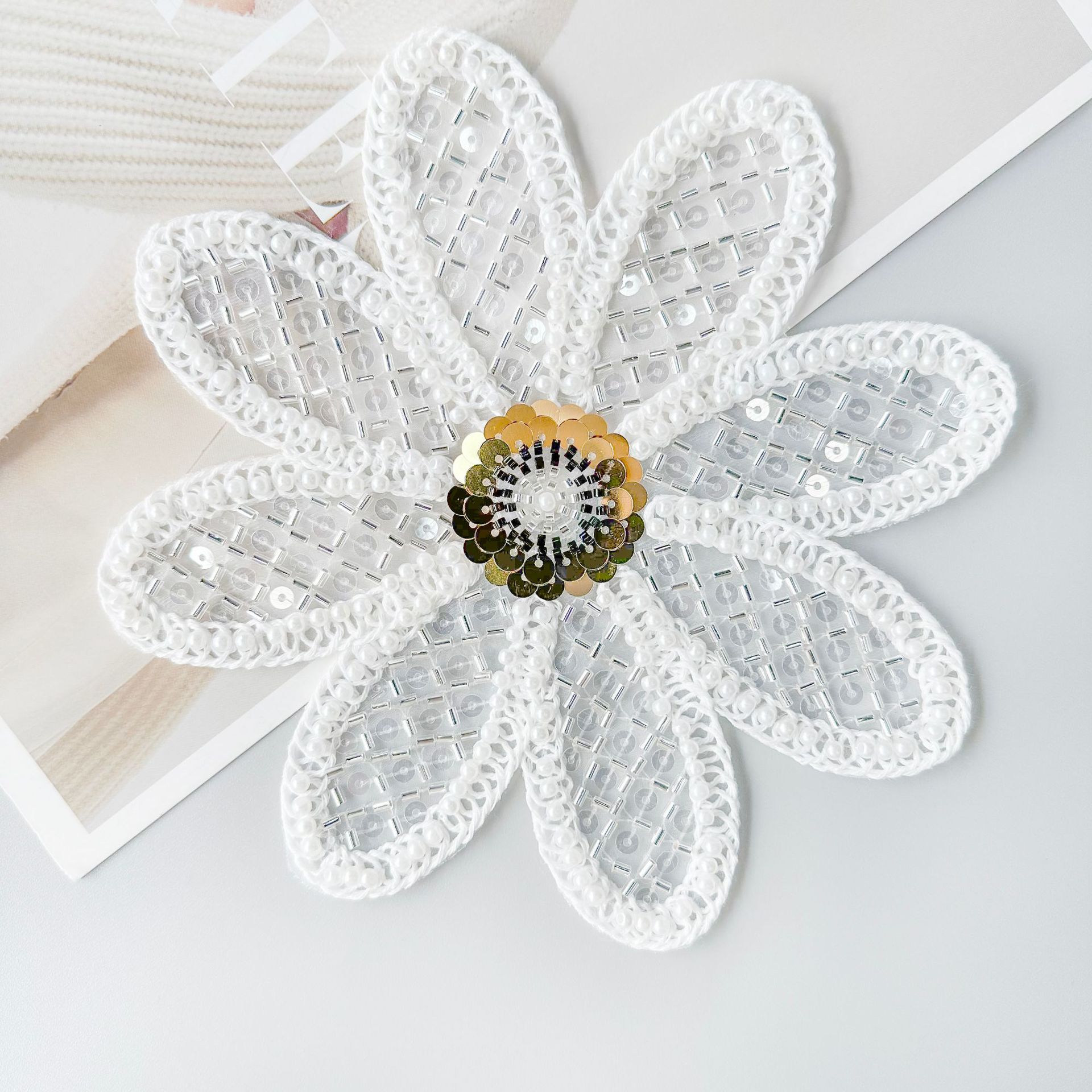 

Белая сетчатая пряжа ручной работы с бисером и пайетками, нить, тканый тканевый стикер, аппликация для одежды, платья, топа, аксессуары 55817