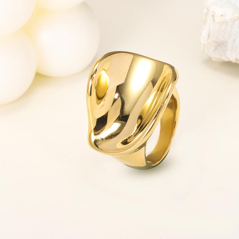 INSSGG Titanium Steel Irregular Curved Ring - European & American Style, High-End Niche Design with Smooth Surface.