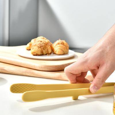 Heat-Resistant Silicone Food Tongs Non-Slip Kitchen Utensil for BBQ Bread Cake & Ice Scratch-Free Ergonomic Handle Essential Cooking Tool for Home