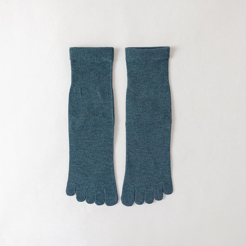 Unisex All-Season Cotton Split-Toe Five-Finger Socks - Breathable, Solid Color, Mid-Tube for Sports and Leisure.