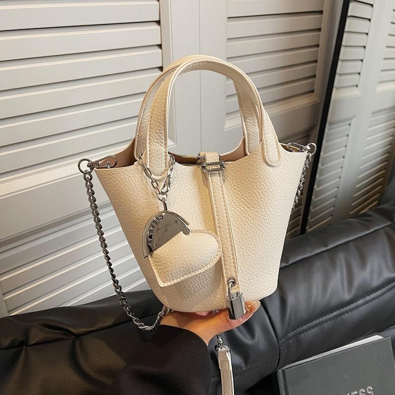 New Pink Milkshake Cabbage Basket Bag, Free Silk Scarf Bag, Women's Premium Texture Bucket Bag, Portable Women's Bag.