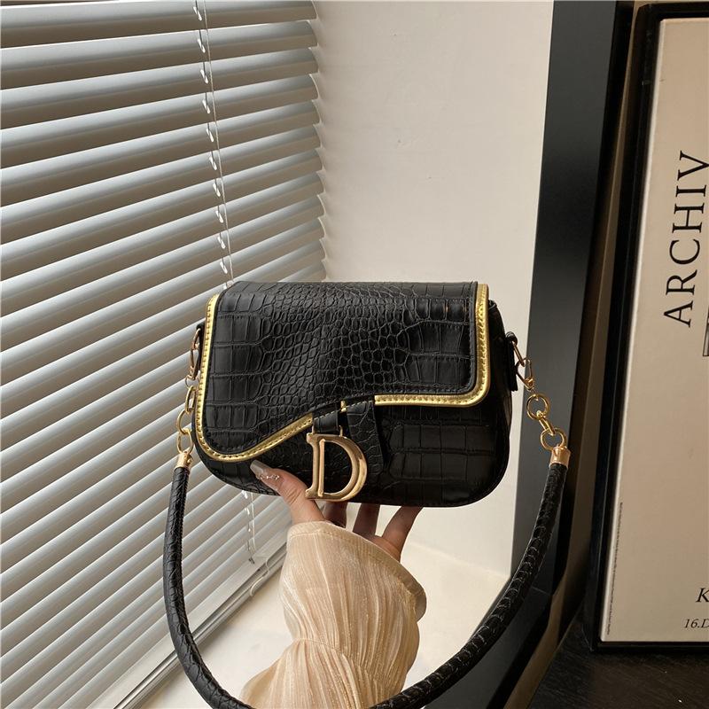 

Solid color simple fashion trend personalized women s shoulder bag new large-capacity versatile handbag чёрный