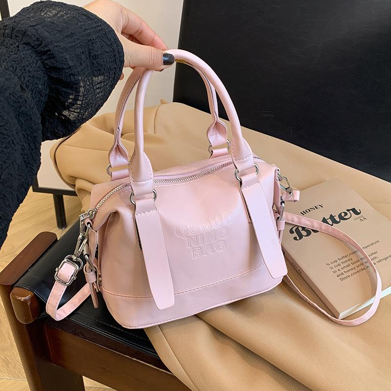Simple Design Fashionable Shoulder Handbag Women's 2025 Spring and Summer New High-value Messenger Small Square Bag