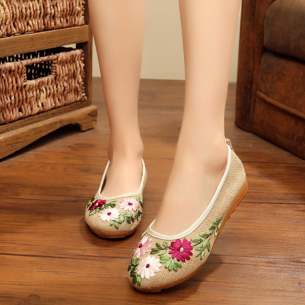 2025 New Chinese Girl Embroidered Cloth Shoes Hot Canvas Women Casual Flat Loafer Cotton Fabric Embroider Woman Shoes