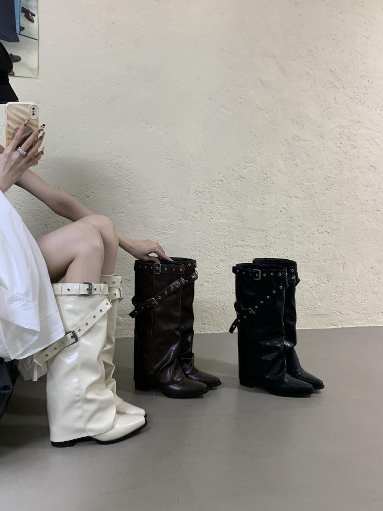 Western Cowboy Boots Pleated Pile Pile Knight Boots Punk Thick Heel Pointed Pants Boots Belt Buckle Boots