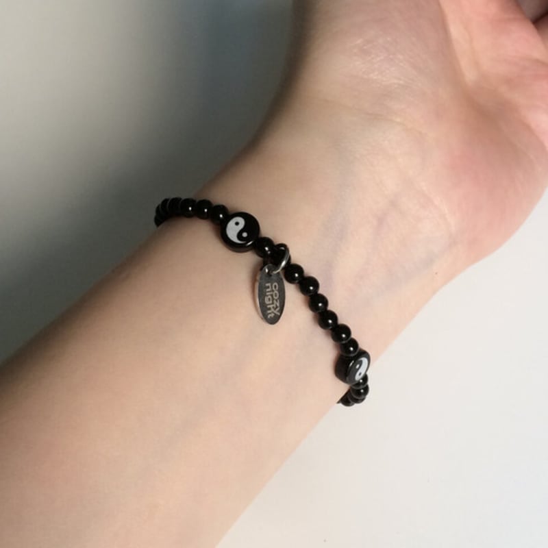 821WEBSERVICE Yin N Yang Black Bracelet