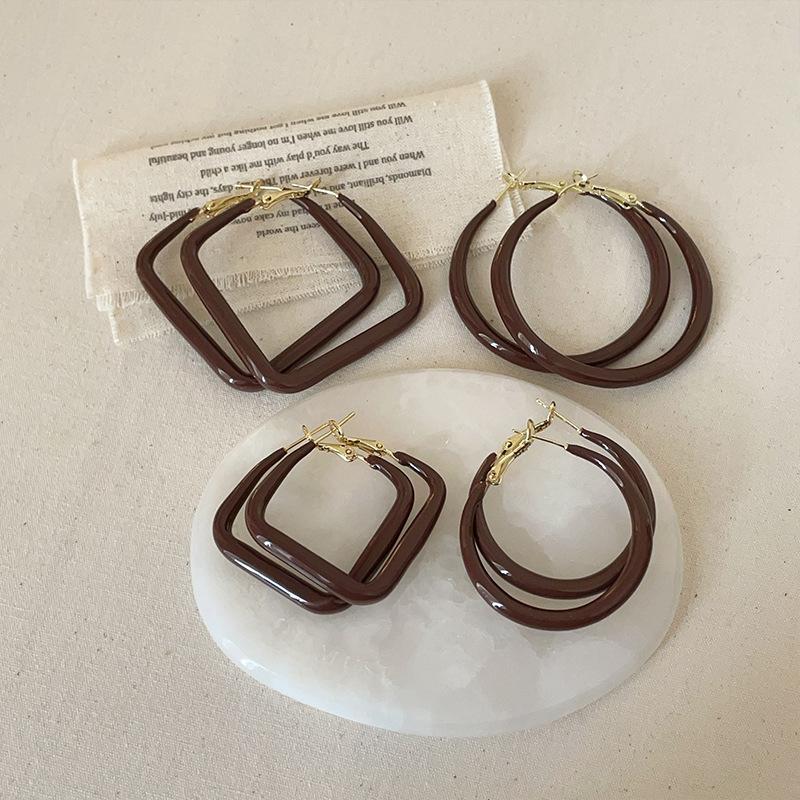 Hong Kong Style Retro Square Round Coffee Color Drip Earrings Female Simple Fashion Temperament Unique Versatile Earrings