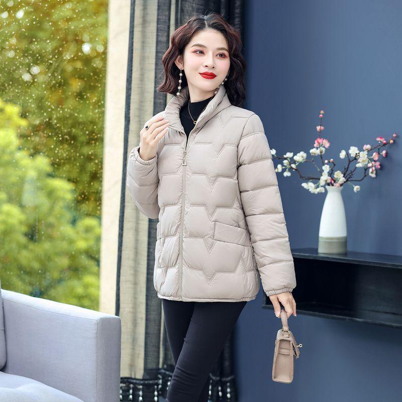 Λεπτό, ανοιχτόχρωμο βαμβακερό τζάκετ μεγάλου μεγέθους Γυναικείο κοντό παλτό Φθινοπωρινό Χειμώνα Γυναικείο φαρδύ βαμβακερό μπουφάν Χειμερινό ανοιχτό βαμβακερό μπουφάν