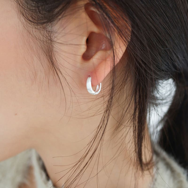 modernlike 14k gold-filled silver matte oval one-touch hoop earrings