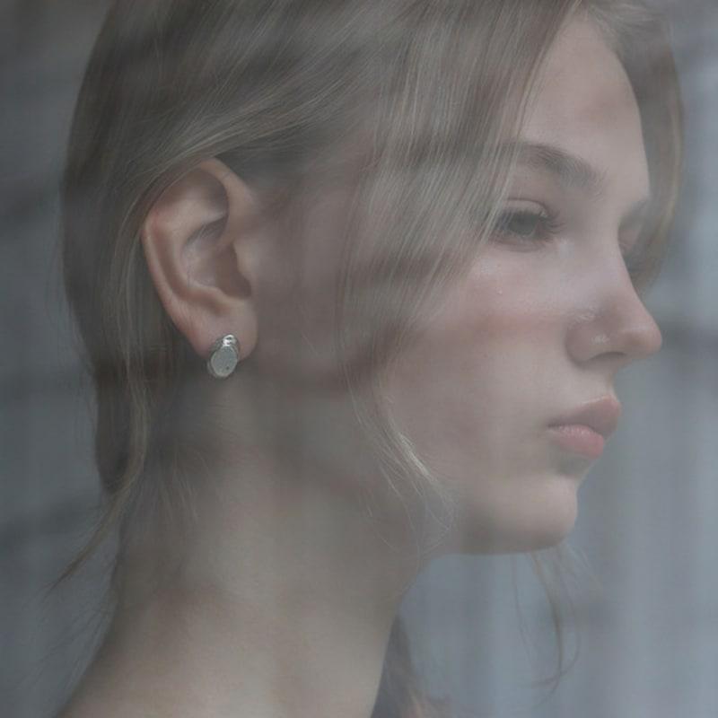 REINDEER MURMUR EARRING 07