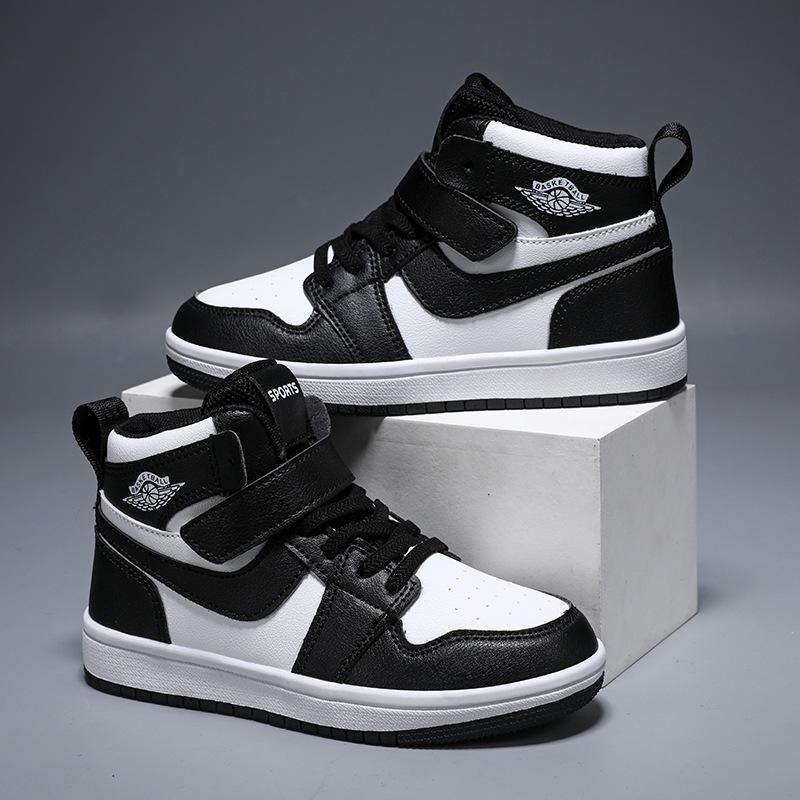 Boys' sports shoes 2025 spring and autumn children's running shoes medium and large children's spring and autumn boys and girls board shoes casual s
