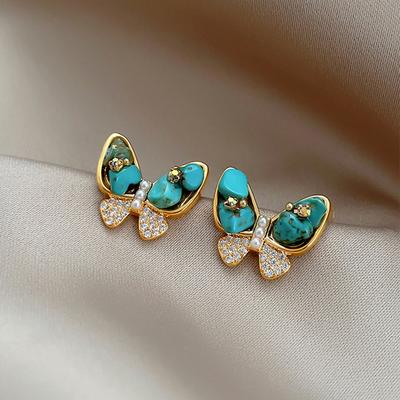 Zirkon inci kelebek küpeler hafif lüks mizaç saplama küpeler çok yönlü moda kişiselleştirilmiş küpeler