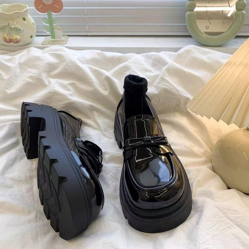 Versatile skirt platform small leather shoes women's 2025 autumn and winter new black retro British style thick heel loafers