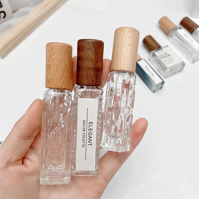 Retro Wooden Lid Perfume Decanter: Portable 10ml Glass Spray & 5ml Press-type Bottle Sample. 10ml Bittermelon with Walnut Wood Lid, Glass