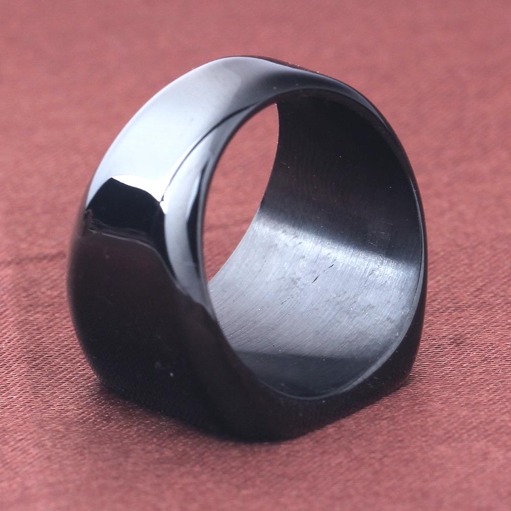 Retro minimalistický 18mm nerezový titanový prsten s laserovým logem