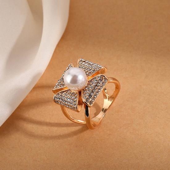 Scarf Clip Rhinestone Geometric Ring, Sparkling Elegant Faux Pearl Holder, Holder Decorative Women Wrap for Neckerchiefs Scarves Shawls Shirts Ring