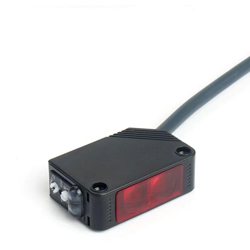 Infrared Diffuse Reflection Type Photoelectric Switch Sensor Switchs E3Z-D61 E3Z-D62 E3Z-D81 E3Z-D82 DC12-24V with Bracket