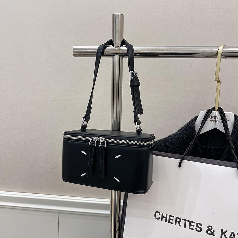 New niche design popular simple double pull cosmetic bag shoulder crossbody trendy women's bag fashion