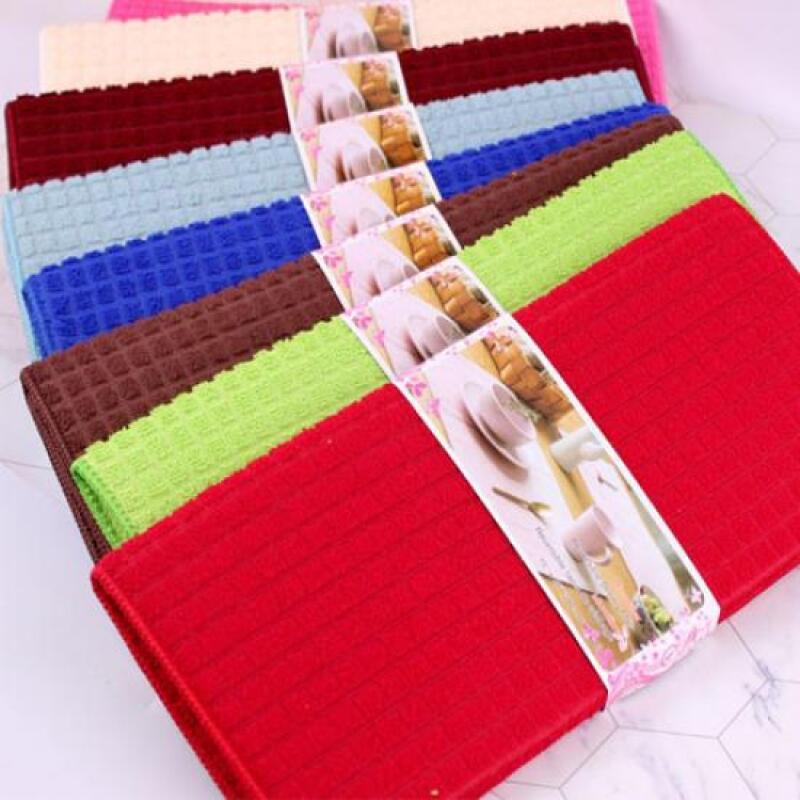 1 multipurpose microfiber table mat (random color)