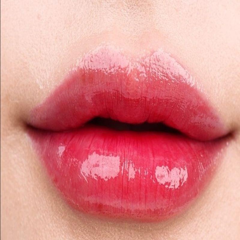 Glossy Apple Lip Tint in Gamhong Red (with keyring)