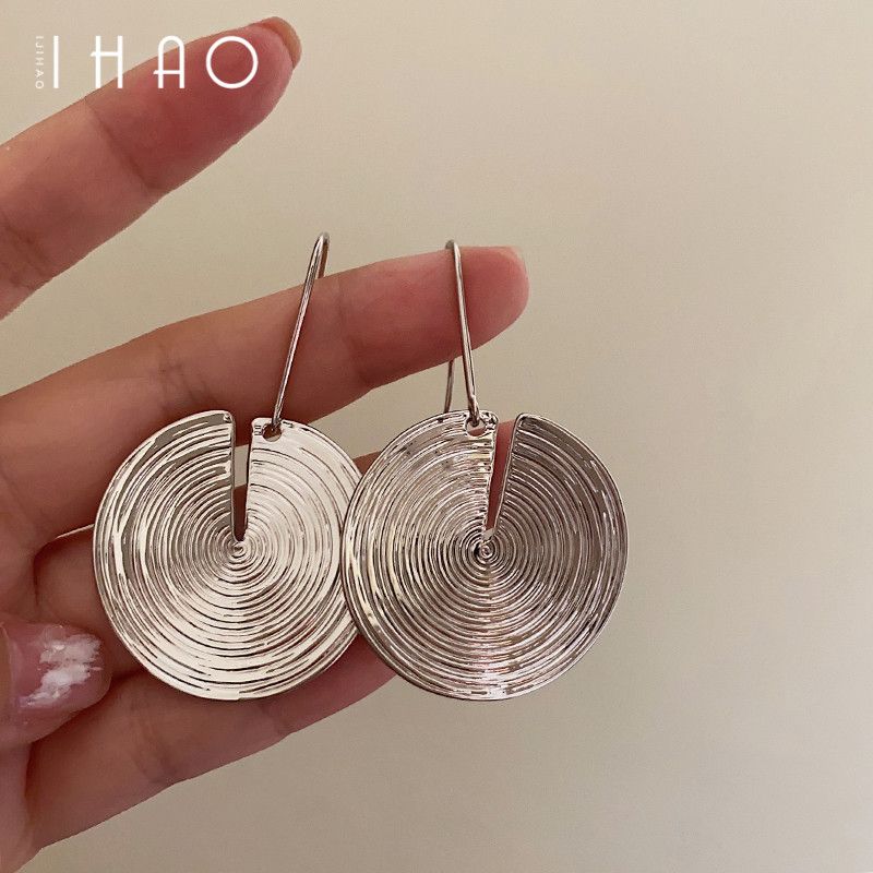 Accessible Luxury Catwalk round Metal Vintage Earrings Geometry Silver