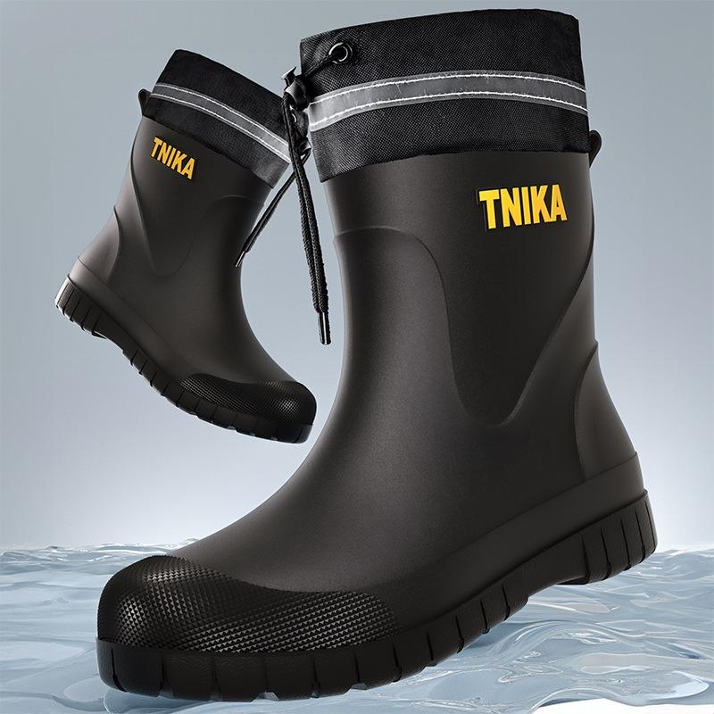 Rain shoes men's fashion medium tube bundle waterproof rain boots trendy and reflective non-slip men's rainy fishing waterproof rubber shoes