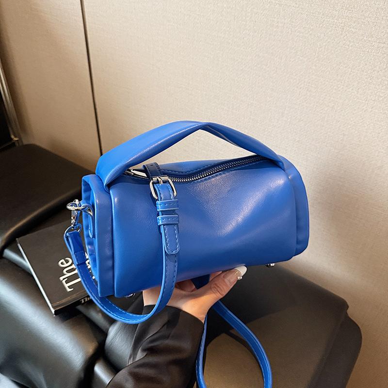 Temperament Simple Handbag Women's 2025 New Fresh and Casual Niche Single Shoulder Fashion Commuter Messenger Small Square Bag