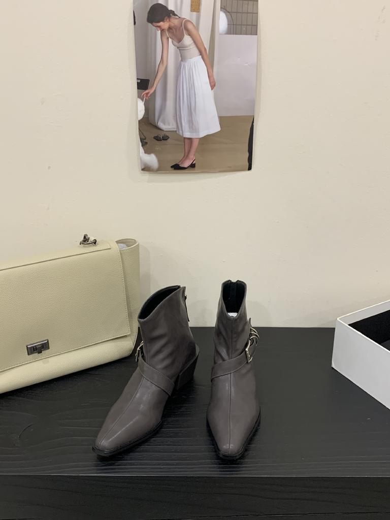 2025 New Retro Square Head Thick Heel Simple British Style Fashion Versatile Metal Button Martin Boots Women