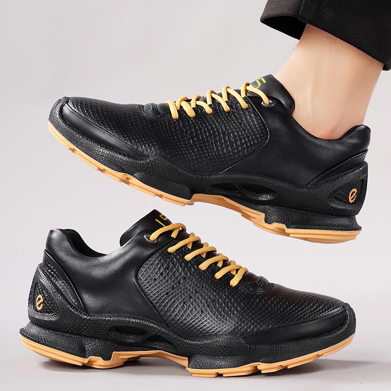 Fashion Retro Style Comfort Men's Sneakers Simple Versatile Leather Casual Footwear Outdoor Anti Slip Trainers New Male Treking Footwear