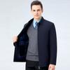 Winter verdickte und warme Herren Daunen-Innenjacke mittleren Alters, lockere Daunenjacke mit weißen Entendaunen