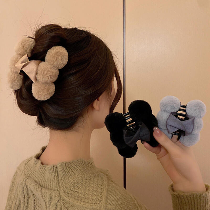 Music Pong Winter Soft Faux Fur Hair Clip black