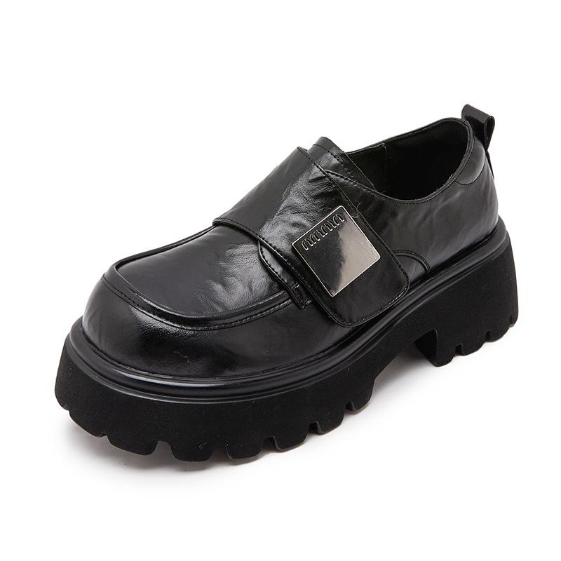 

Leather polished British style small leather shoes women s 2025 new retro versatile platform single shoes old thick heel loafers 35