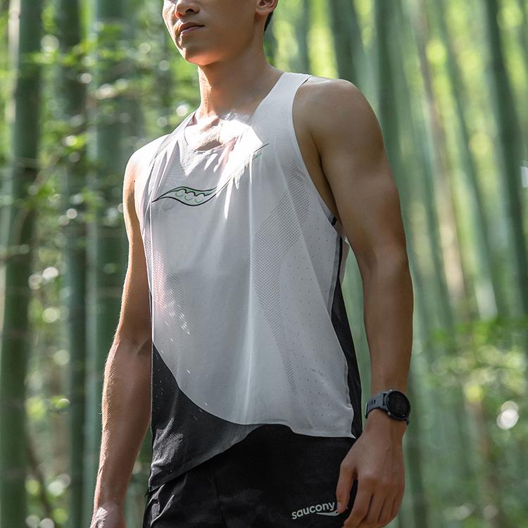 SAUCONY Spliced Logo Cartoon Anime Sports Running Breathable Soft Lightweight Round Neck Sleeveless Vest Men Vests White SC2220090-1