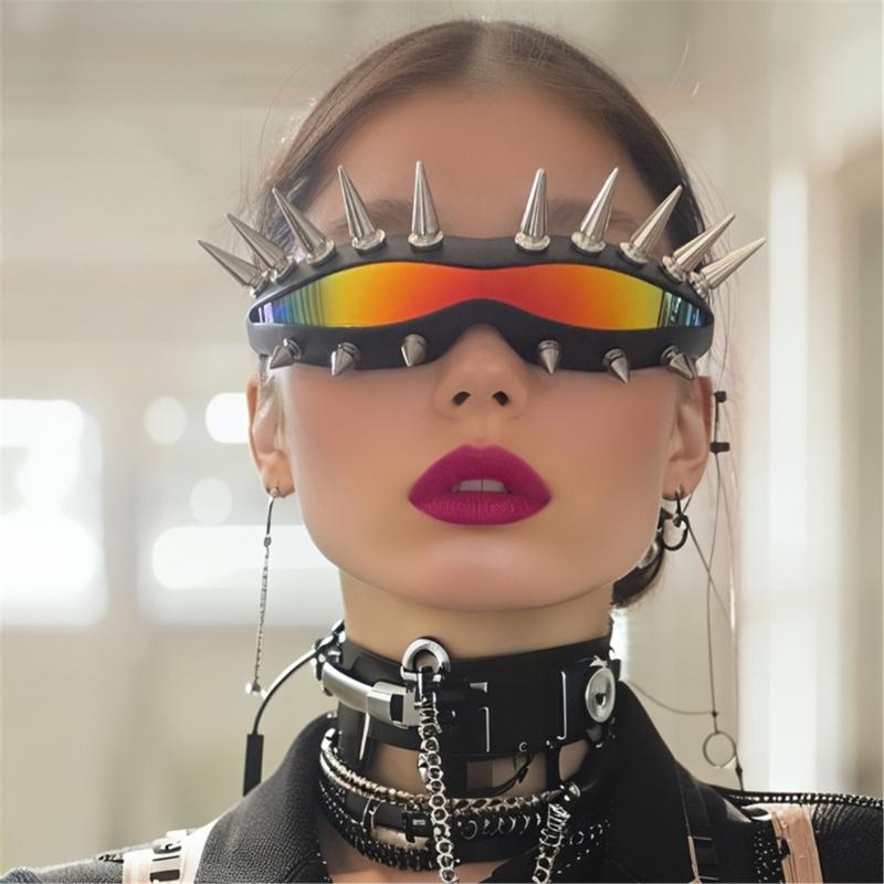 Popular Rivet Studded Sunglasses Cool Eyewears 2000s Design EyeGlasses For Night Event Gathering And Fashion Enthusiasts
