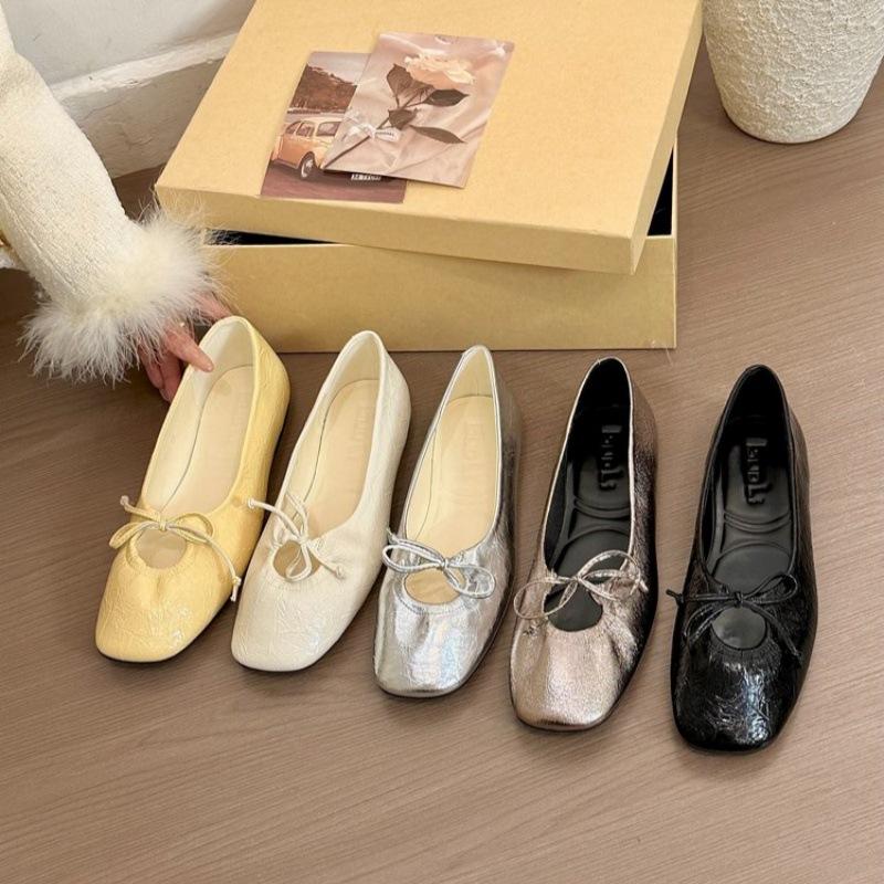 

Sweet to the heart Korean designer 2025 spring and autumn new pleated versatile hollow bow soft leather shoes 40 чёрный