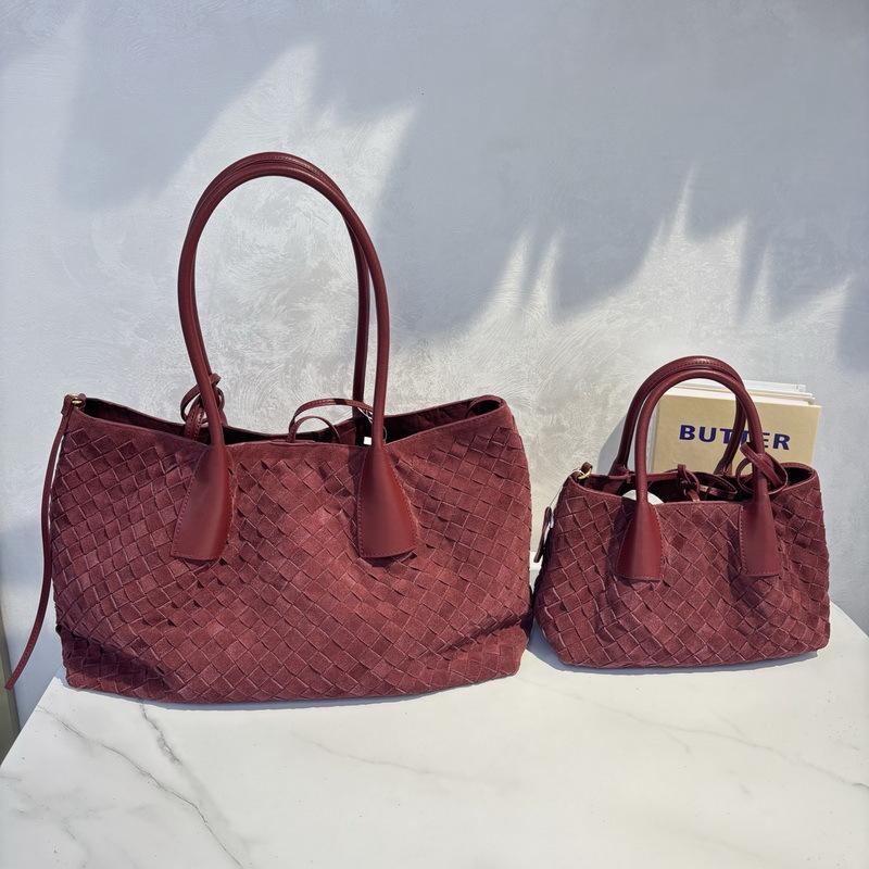 

25 New Style Real Leather Womens Bag Handmade Braided Tote Cowhide Mothers Bag Plaid Pattern Single Shoulder Bag Cross-Border Bulk Small Size: 26x16x12cm вина червоного кольору