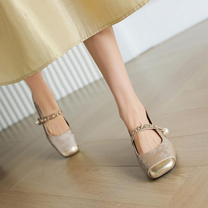Chinese Embossed Retro Women's Shoes Shallow Mouth Thick Heel Mary Jane Shoes Temperament Gentle Single Shoes